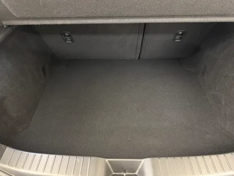 DV75NRL Mazda Mazda3 2.5 e-Skyactiv G MHEV [140] Takumi 5dr Thumbnail #10