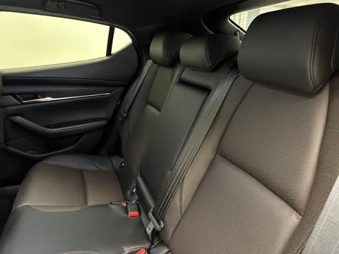 DV75NRL Mazda Mazda3 2.5 e-Skyactiv G MHEV [140] Takumi 5dr Thumbnail #11