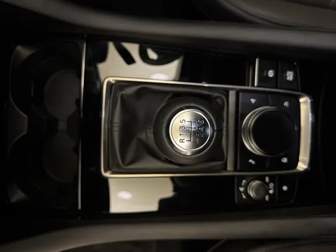 DV75NRL Mazda Mazda3 2.5 e-Skyactiv G MHEV [140] Takumi 5dr Thumbnail #17