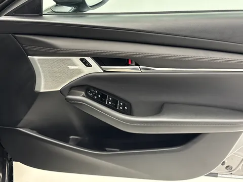 DV75NRL Mazda Mazda3 2.5 e-Skyactiv G MHEV [140] Takumi 5dr Thumbnail #20