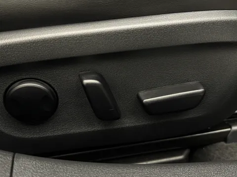 DV75NRL Mazda Mazda3 2.5 e-Skyactiv G MHEV [140] Takumi 5dr Thumbnail #22