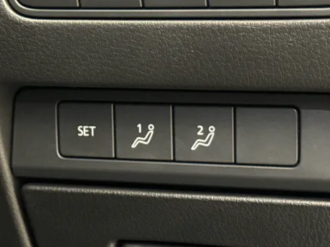 DV75NRL Mazda Mazda3 2.5 e-Skyactiv G MHEV [140] Takumi 5dr Thumbnail #23