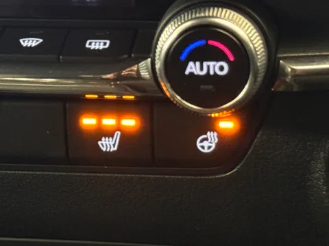 DV75NRL Mazda Mazda3 2.5 e-Skyactiv G MHEV [140] Takumi 5dr Thumbnail #35