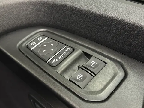 DS75AYO Renault Trafic SL28 Blue dCi 150 Extra [Safety] 9 Seater Thumbnail #18