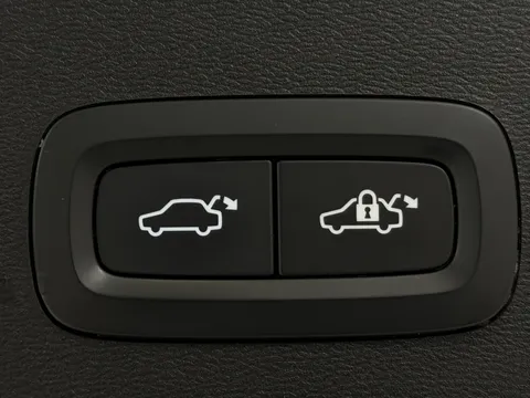 KR20OKT Volvo XC40 1.5 T3 [163] Momentum 5dr Thumbnail #25