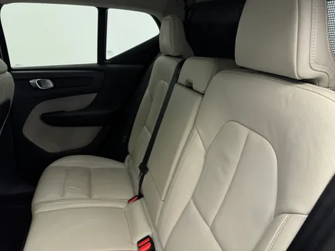 KR20OKT Volvo XC40 1.5 T3 [163] Momentum 5dr Thumbnail #11