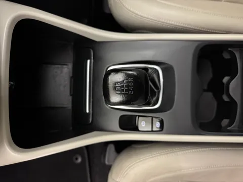 KR20OKT Volvo XC40 1.5 T3 [163] Momentum 5dr Thumbnail #27