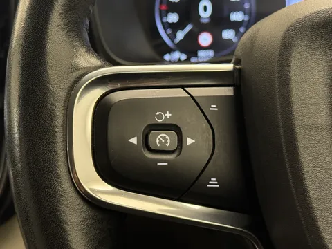 KR20OKT Volvo XC40 1.5 T3 [163] Momentum 5dr Thumbnail #35