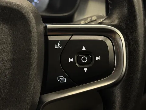 KR20OKT Volvo XC40 1.5 T3 [163] Momentum 5dr Thumbnail #36