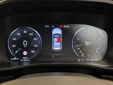 KR20OKT Volvo XC40 1.5 T3 [163] Momentum 5dr Thumbnail #39