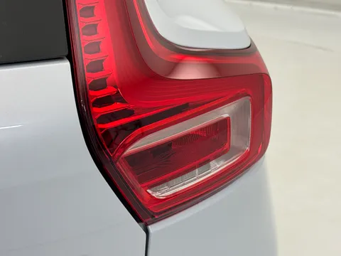 KR20OKT Volvo XC40 1.5 T3 [163] Momentum 5dr Thumbnail #43