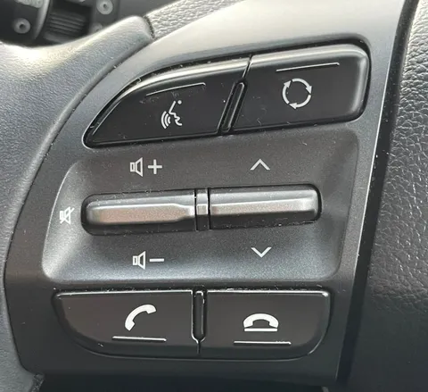 MJ69RVV Hyundai Kona 1.0T GDi Blue Drive Premium 5dr Thumbnail #19