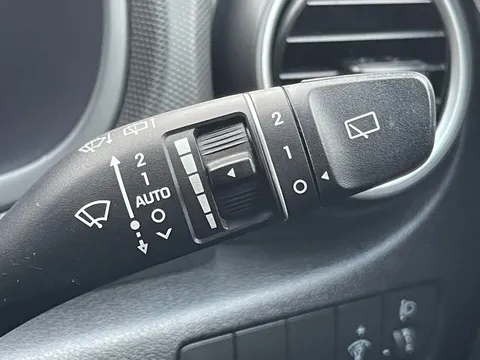 MJ69RVV Hyundai Kona 1.0T GDi Blue Drive Premium 5dr Thumbnail #22