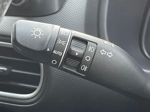 MJ69RVV Hyundai Kona 1.0T GDi Blue Drive Premium 5dr Thumbnail #21