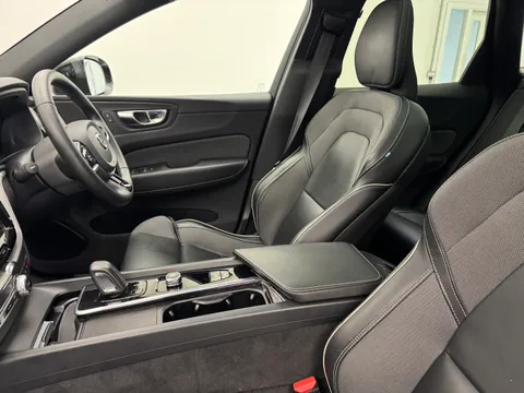 LA71ADU Volvo XC60 2.0 T6 Recharge PHEV R DESIGN 5dr AWD Auto Thumbnail #22