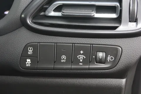 FV72KGG Hyundai i30 1.5T GDi N Line 5dr Thumbnail #19