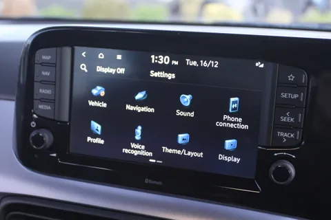 ET24NVG Hyundai i10 1.0 [63] Premium 5dr Auto [Nav] Thumbnail #17