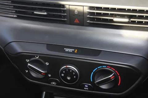 MJ75ZYS Hyundai i20 1.0T GDi Advance [Nav] 5dr Thumbnail #20