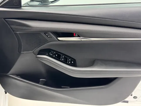 MX73ZXB Mazda Mazda3 2.0 e-Skyactiv G MHEV Centre-Line 5dr Thumbnail #21