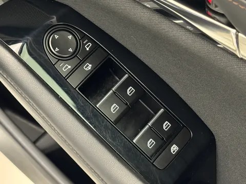 MX73ZXB Mazda Mazda3 2.0 e-Skyactiv G MHEV Centre-Line 5dr Thumbnail #23