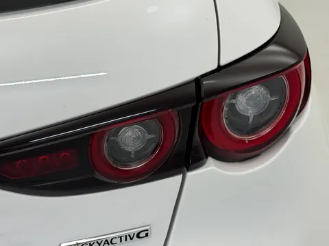 MX73ZXB Mazda Mazda3 2.0 e-Skyactiv G MHEV Centre-Line 5dr Thumbnail #39