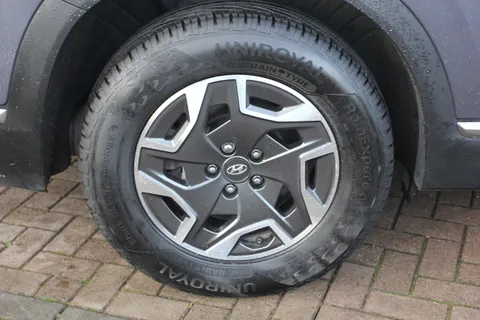 10 of 46 for Hyundai Santa Fe 1.6 TGDi Hybrid Premium 5dr Auto