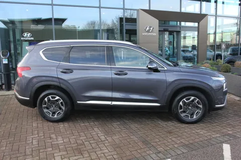 4 of 46 for Hyundai Santa Fe 1.6 TGDi Hybrid Premium 5dr Auto