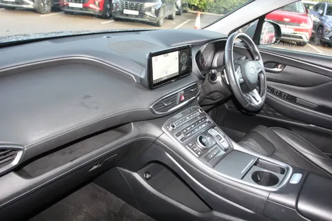 2 of 46 for Hyundai Santa Fe 1.6 TGDi Hybrid Premium 5dr Auto