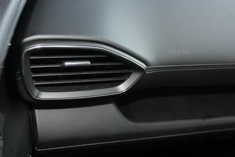 32 of 46 for Hyundai Santa Fe 1.6 TGDi Hybrid Premium 5dr Auto