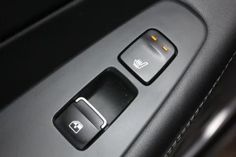 30 of 46 for Hyundai Santa Fe 1.6 TGDi Hybrid Premium 5dr Auto