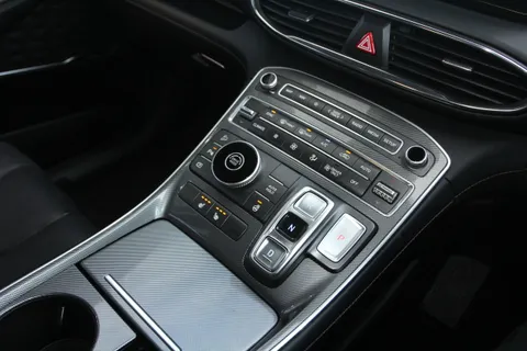 19 of 46 for Hyundai Santa Fe 1.6 TGDi Hybrid Premium 5dr Auto