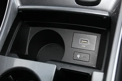 22 of 46 for Hyundai Santa Fe 1.6 TGDi Hybrid Premium 5dr Auto