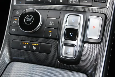 21 of 46 for Hyundai Santa Fe 1.6 TGDi Hybrid Premium 5dr Auto