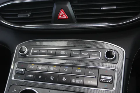 20 of 46 for Hyundai Santa Fe 1.6 TGDi Hybrid Premium 5dr Auto