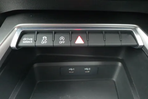 RF72XCA Audi A3 35 TFSI S Line 5dr Thumbnail #25