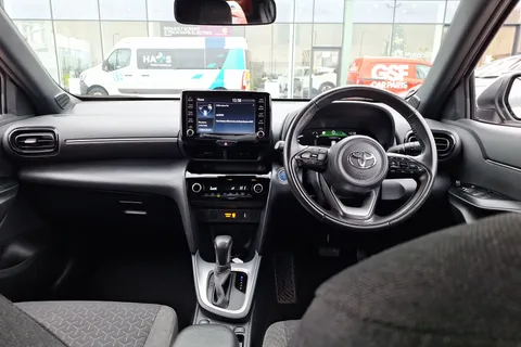 BJ72NMK Toyota Yaris Cross 1.5 Hybrid Design 5dr CVT Thumbnail #4