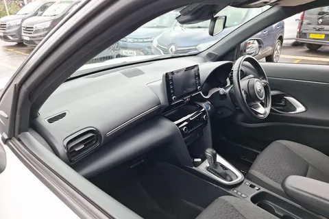 BJ72NMK Toyota Yaris Cross 1.5 Hybrid Design 5dr CVT Thumbnail #35