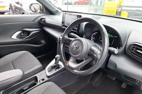 BJ72NMK Toyota Yaris Cross 1.5 Hybrid Design 5dr CVT Thumbnail #39