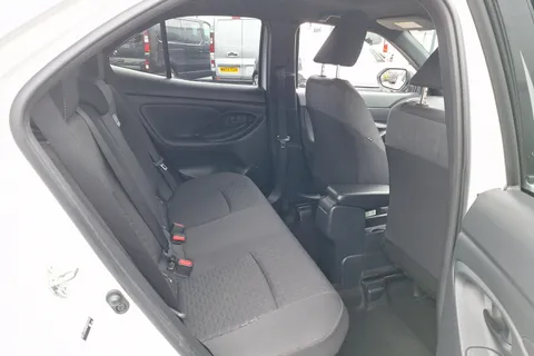 BJ72NMK Toyota Yaris Cross 1.5 Hybrid Design 5dr CVT Thumbnail #37