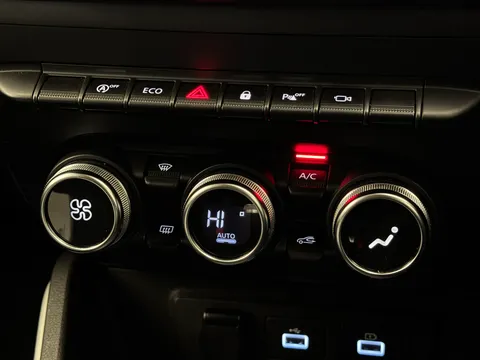 DX22RZS Dacia Duster 1.0 TCe 100 Bi-Fuel Prestige 5dr Thumbnail #28