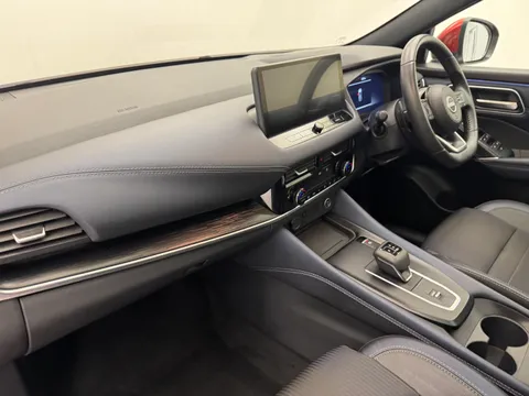 KM73XUA Nissan Qashqai 1.3 DiG-T MH 158 Tekna 5dr Xtronic Thumbnail #14