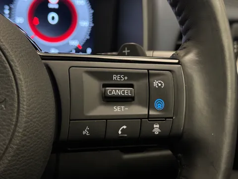 KM73XUA Nissan Qashqai 1.3 DiG-T MH 158 Tekna 5dr Xtronic Thumbnail #25