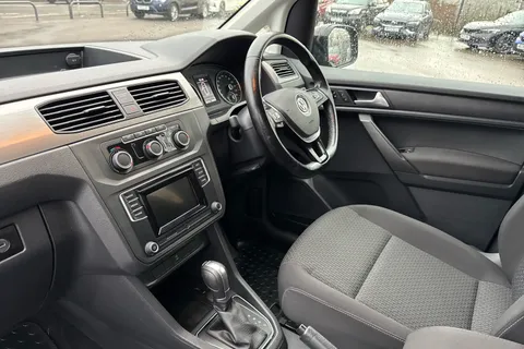 NK67DRX Volkswagen Caddy Maxi Life 2.0 TDI 5dr DSG Thumbnail #3