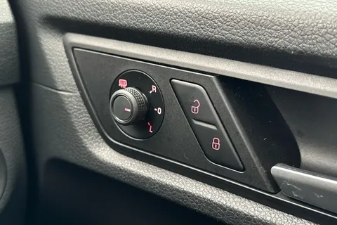 NK67DRX Volkswagen Caddy Maxi Life 2.0 TDI 5dr DSG Thumbnail #23