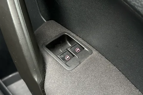 NK67DRX Volkswagen Caddy Maxi Life 2.0 TDI 5dr DSG Thumbnail #24