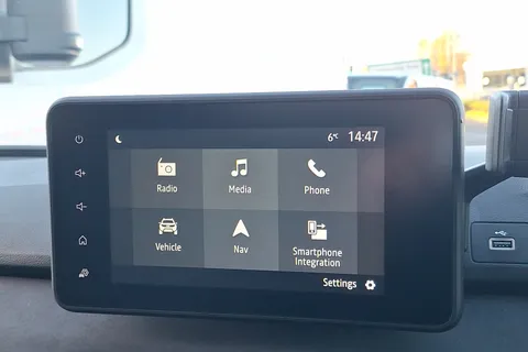 CJ24HYM Dacia Jogger 1.6 HEV Extreme 5dr Auto Thumbnail #38