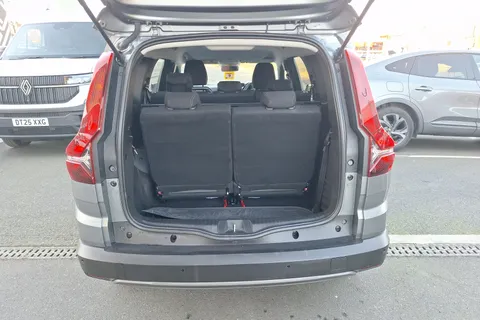 CJ24HYM Dacia Jogger 1.6 HEV Extreme 5dr Auto Thumbnail #18