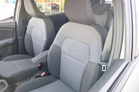 CJ24HYM Dacia Jogger 1.6 HEV Extreme 5dr Auto Thumbnail #22