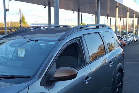 CJ24HYM Dacia Jogger 1.6 HEV Extreme 5dr Auto Thumbnail #21