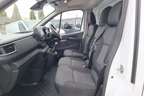 HV72ZHO Renault Trafic LL30 Blue dCi 130 Business+ Van Thumbnail #10